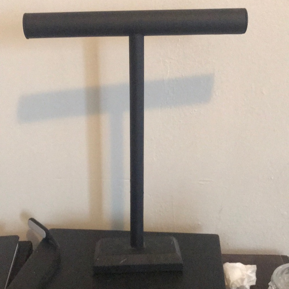 Necklace stand